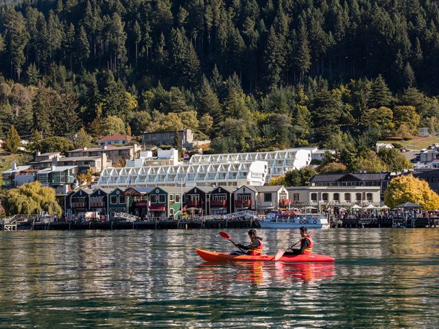 クラウンプラザ外観